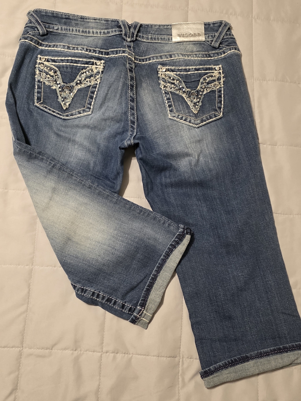 Vigoss Women's The Chelsea Embellished Back Pocket Capri Jeans, Sz 15/16